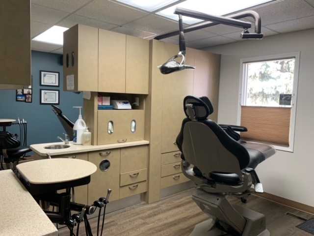 An operatory room with dental chair at Nanton Dental Care in Nanton Alberta